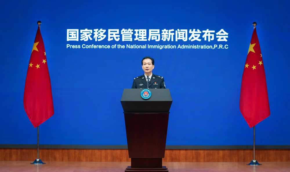 国家移民管理局：“五一”假期超800万人次出入境